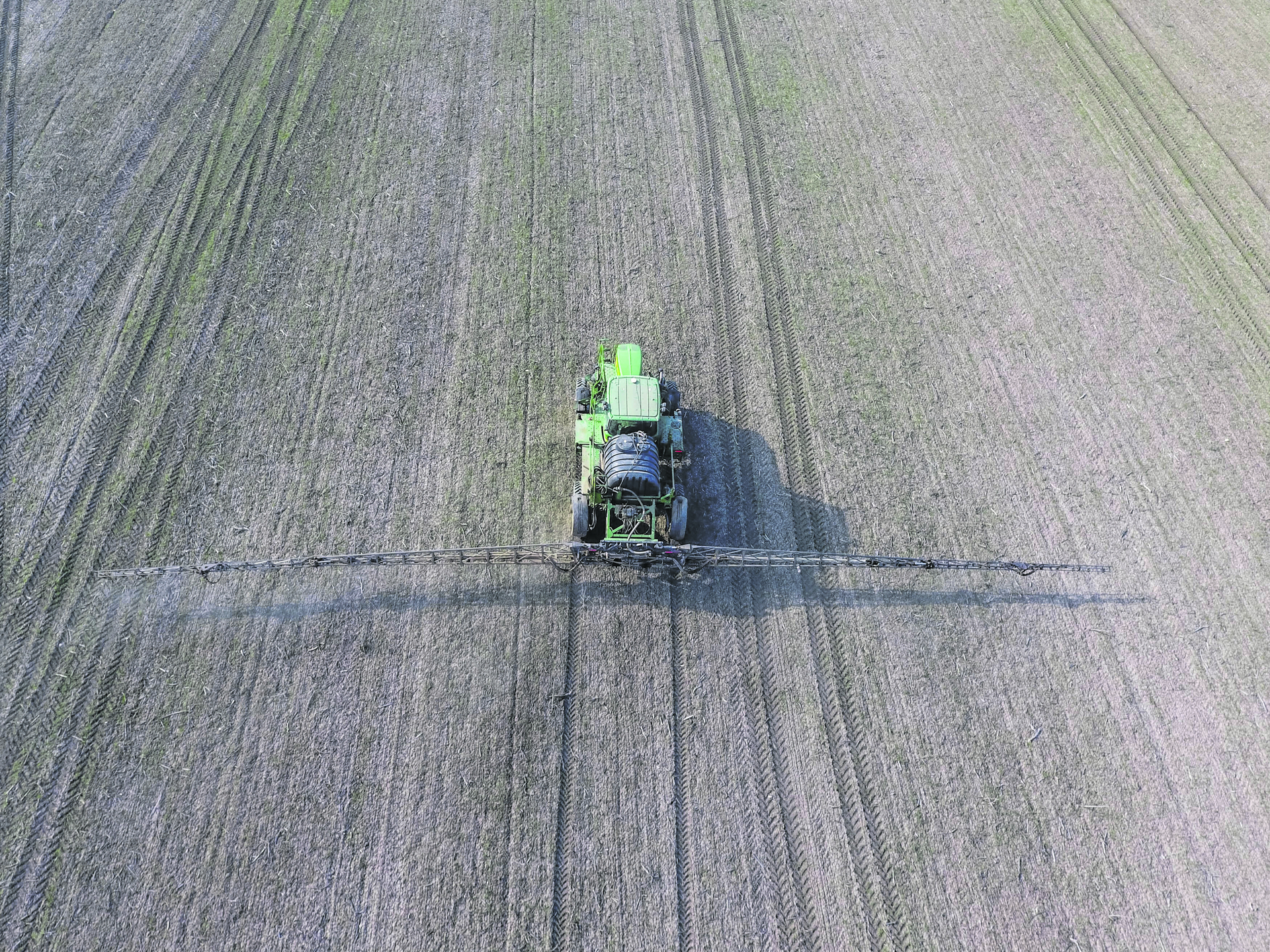 Überall mischt der Staat sich ein, aber wenn er wirklich mal strukturell benötigt wird, wie in der Landwirtschaft, duckt er sich weg