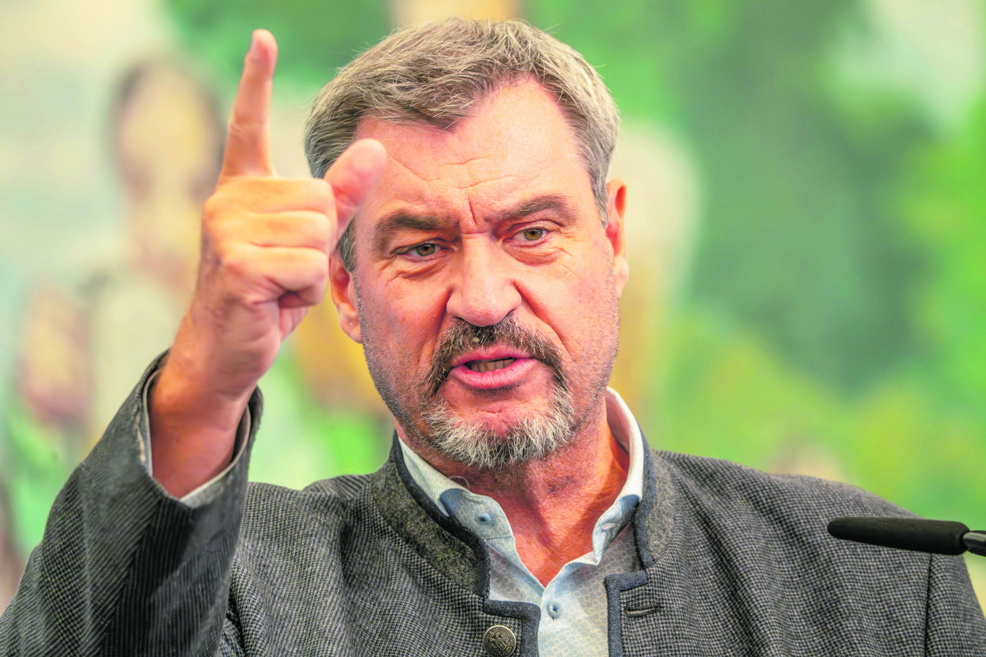 Nicht einen müden Euro mehr für die da oben in Berlin! CSU und Ministerpräsident Markus Söder sind es leid, für die sozialistischen Experimente Berlins über den Länderfinanzausgleich zahlen zu müssen. Die CSU will das als Hauptgeldgeber endlich beenden
