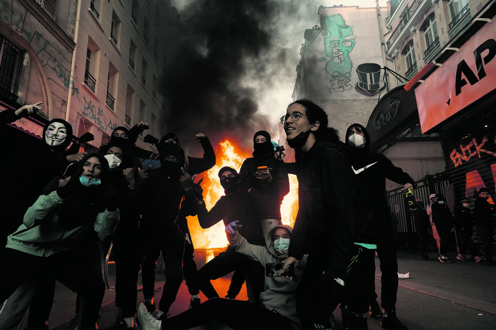 Erst brennt Paris, dann Berlin? Gewalttätige Ausschreitungen nahe dem Place de la République am 18. Oktober