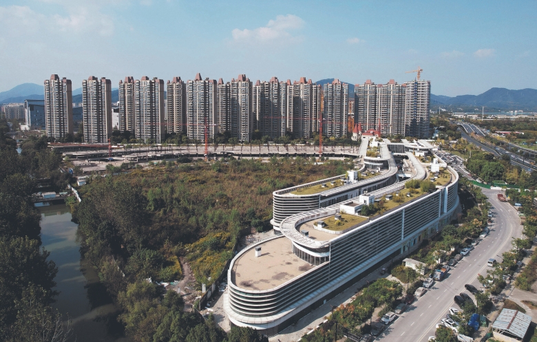 Grandios gescheitert: Das Gewerbezentrum des Immobilienkonzerns Evergrande im chinesischen Hangzhou steht leer