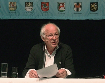 Deutschlandtreffen der LO 2014 in Kassel: Herbert Tennigkeit beim Vortrag
